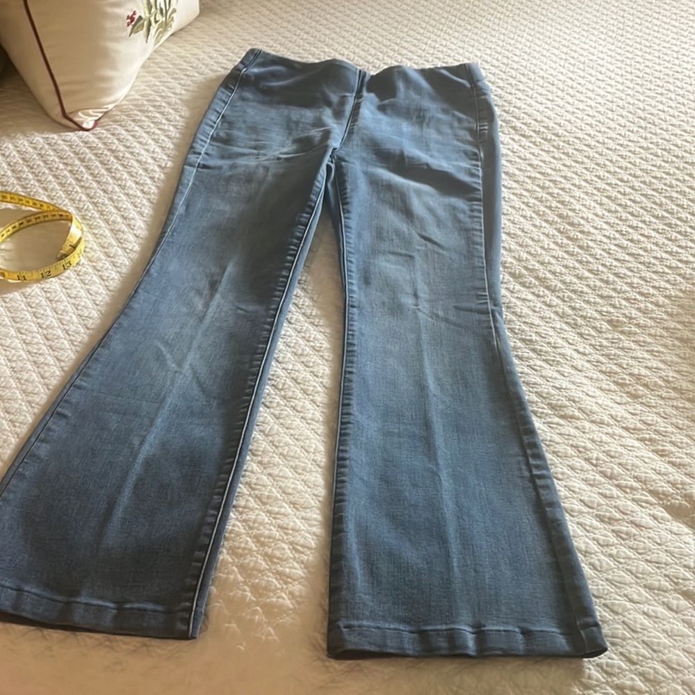 Soft Surroundings light denim pull on jeans